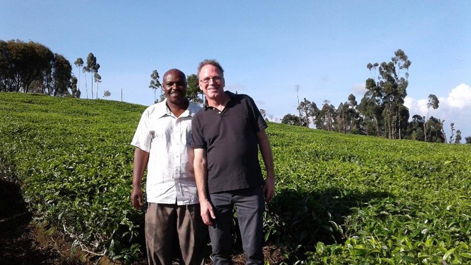 Ferme de thé avec le chef du Département agricole de la Polytechnique de Meru, monsieur Joseph Nganga, Kenya