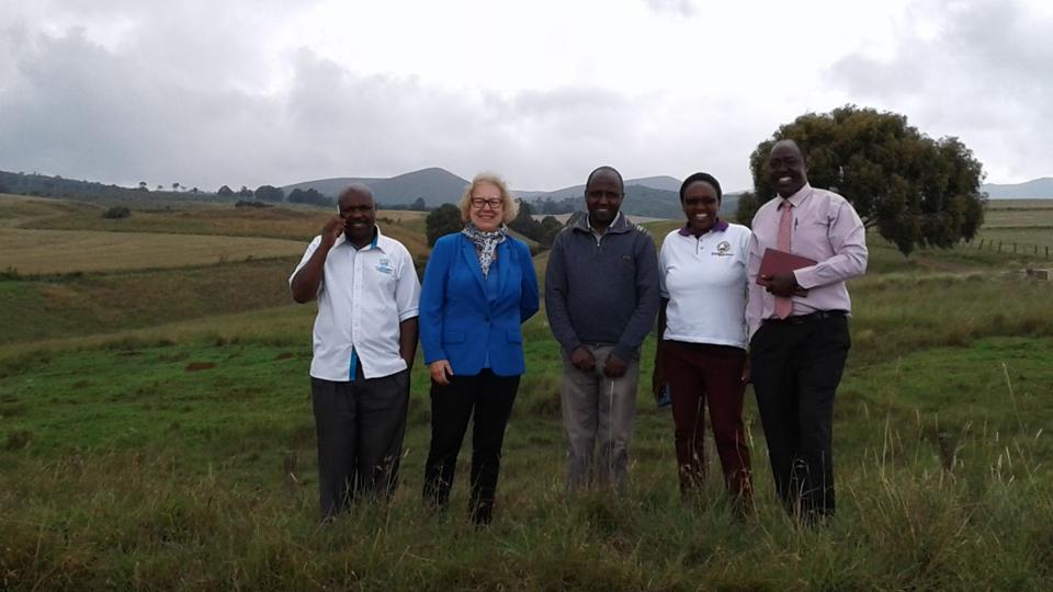 Marcelle St-Pierre et des représentants d'entreprises agricoles, projet Kenya