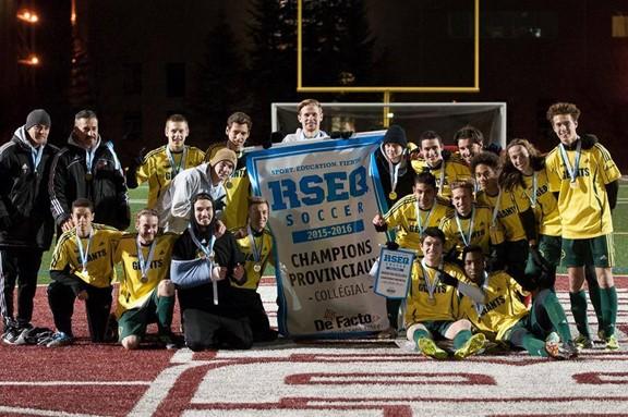 2015-2016 SOCCER MASCULIN DIVISION 2 : Champion au championnat provincial; champion au championnat de conférence Sud-Ouest.