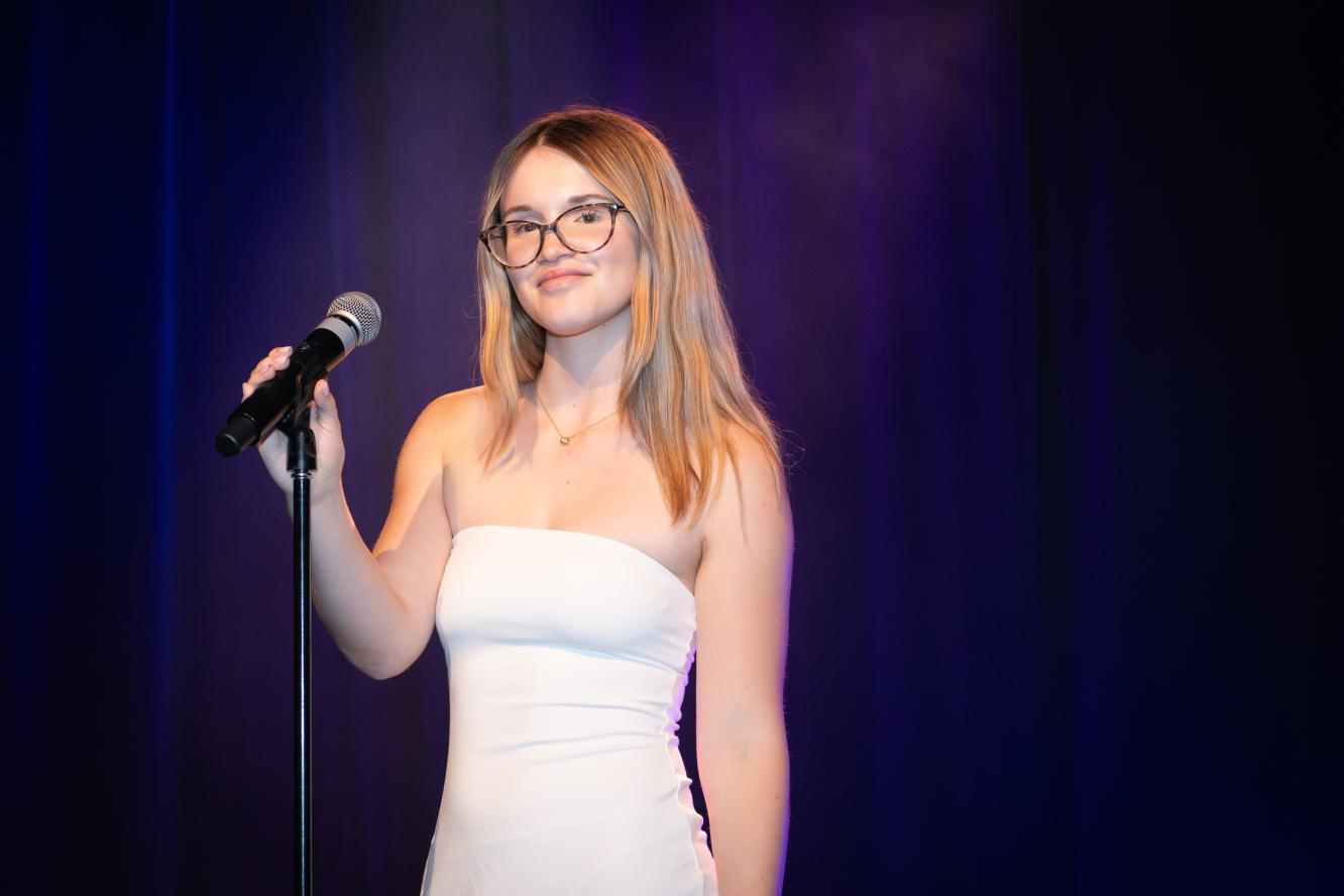 lily_huet_-_cegeps_en_spectacle