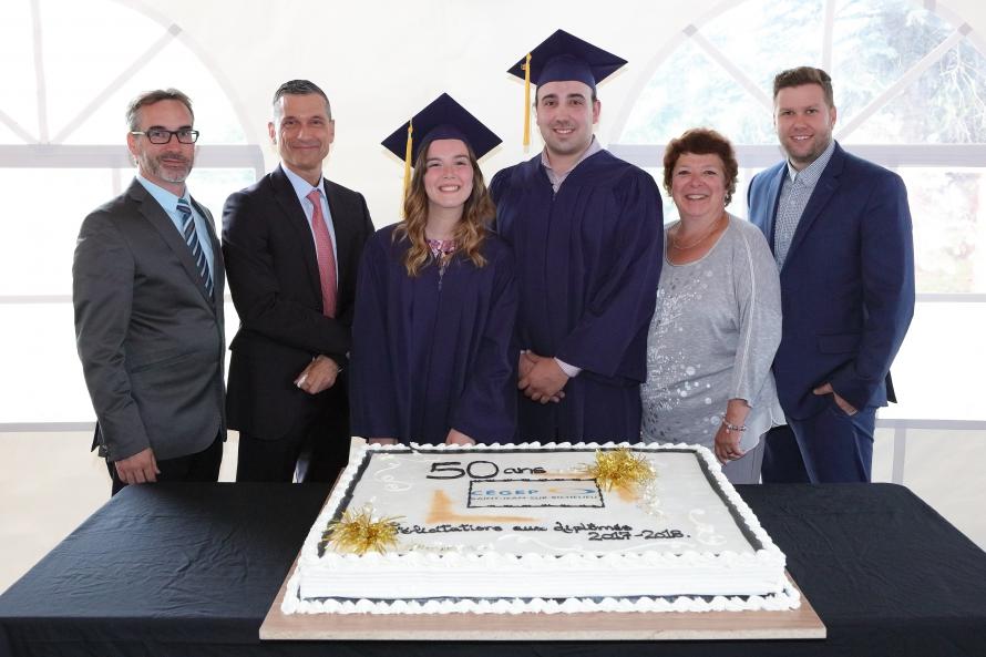 Une Ceremonie De Fin D Etudes Empreinte D Emotions Et De Fierte Pour Les Finissantes Et Finissants Du Cegep Saint Jean Sur Richelieu Cegep Saint Jean Sur Richelieu