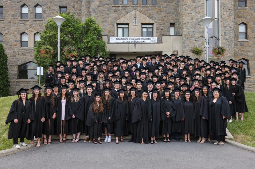 Étudiants finissants Cégep 2023 graduation