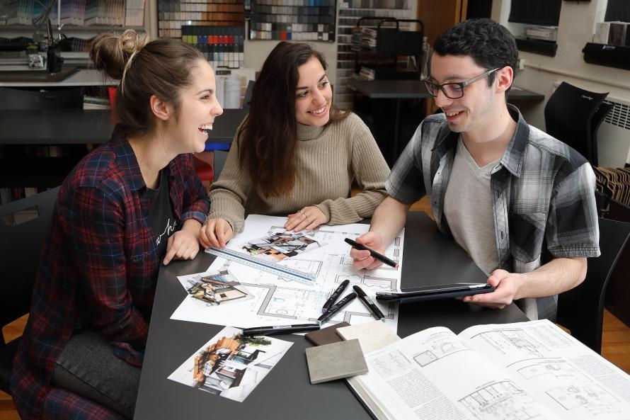 Des étudiants du programme Techniques de design d'intérieur