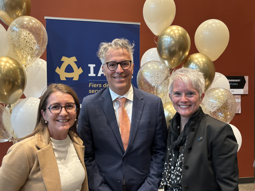 Suzie Roy (directrice adjointe des études), Marc Sirois (statisticien en chef du Québec et membre du jury) et Nathalie Beaudoin (directrice générale)